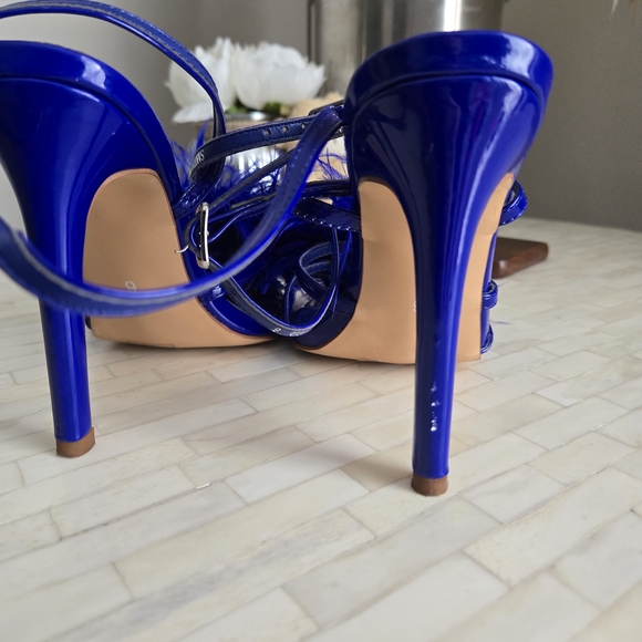 Azalea Wang Royal Blue Feathered Women's Heels - Picture 5 of 6